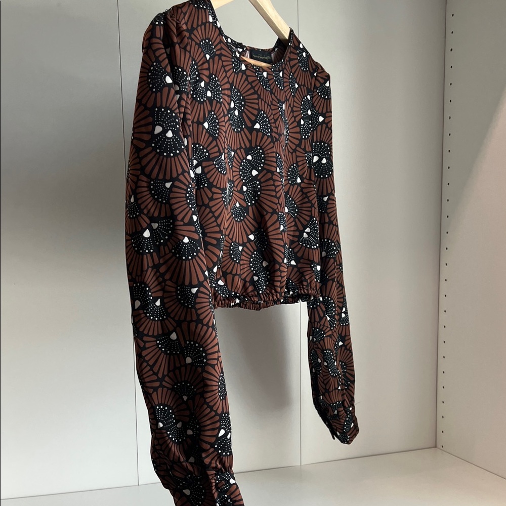 House of Harlow 1960 Brown and Black Patterned Blouse